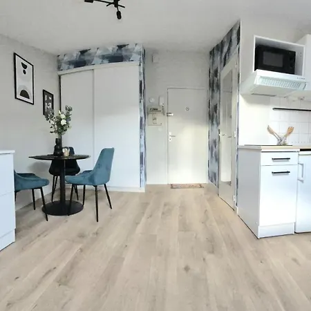 L'aquarelle - Bord Du Clain, Calme, Netflix Poitiers