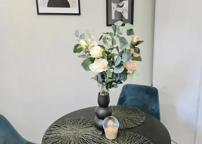 L'aquarelle - Bord Du Clain, Calme, Netflix פואטייה